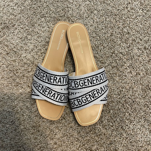 BCBG Slides - Picture 4 of 5
